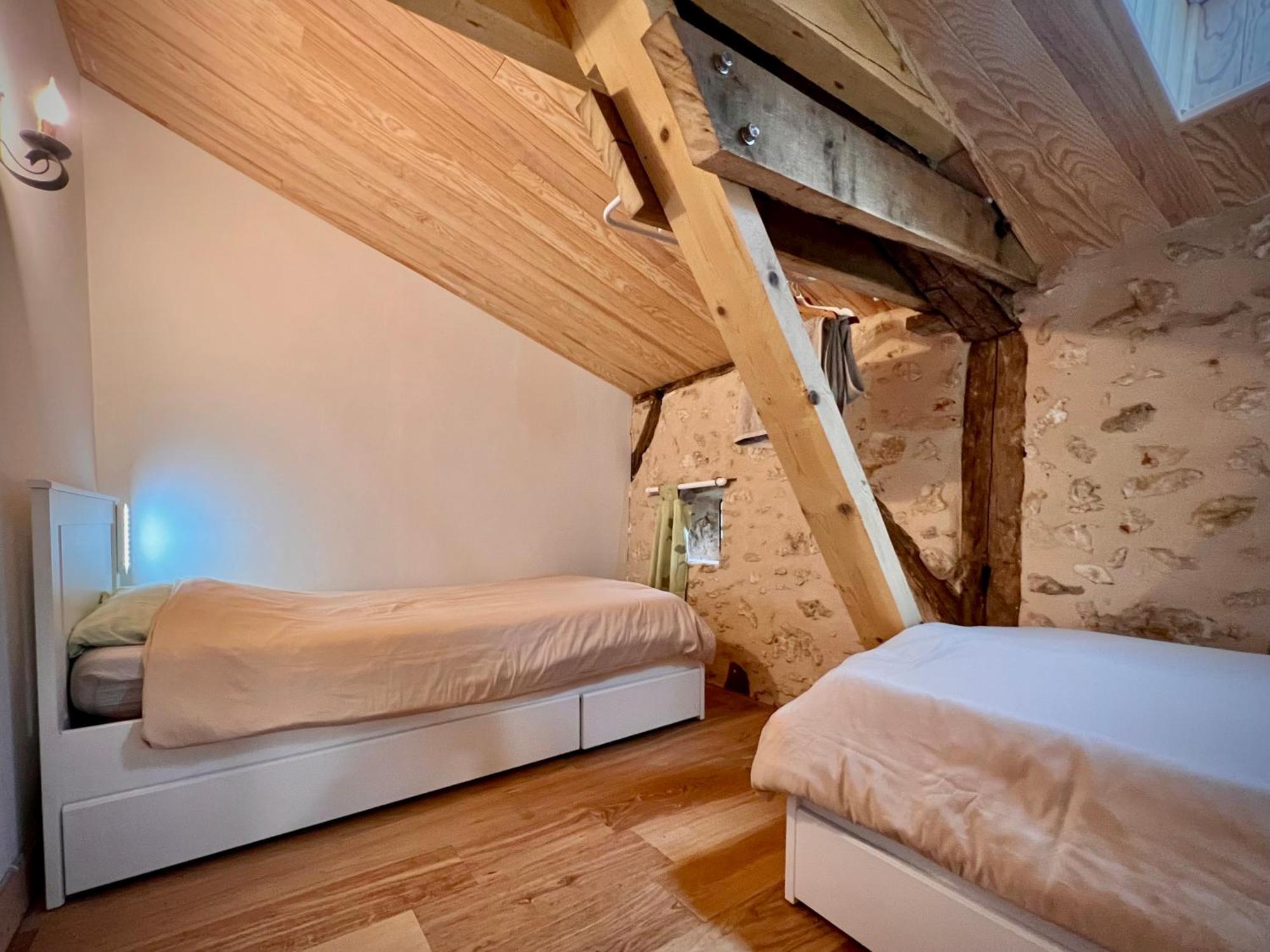 Ferme Gite Le Coeur Des Petits Chenes Saint-Pierre-de-Cole Bagian luar foto
