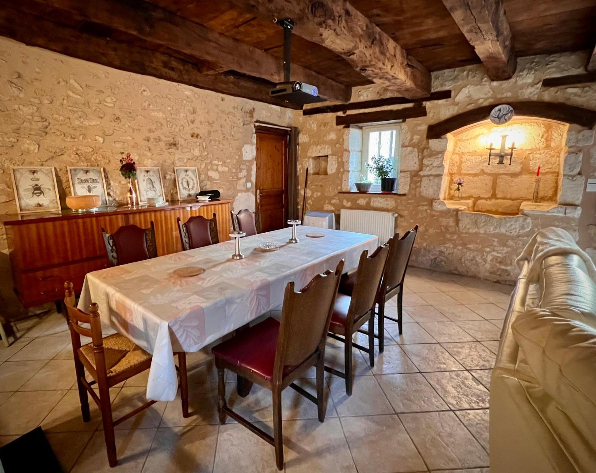 Ferme Gite Le Coeur Des Petits Chenes Saint-Pierre-de-Cole Bagian luar foto